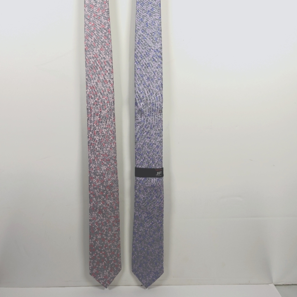 JF J.Ferrar Pink/Purple Floral-Narrow Neck Tie and with New Tags.